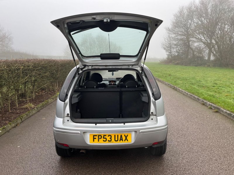 VAUXHALL CORSA