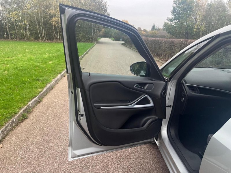 VAUXHALL ZAFIRA TOURER