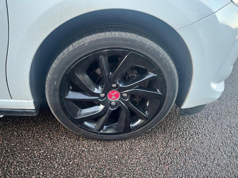 DS AUTOMOBILES DS 3