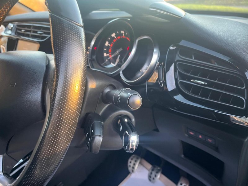 DS AUTOMOBILES DS 3
