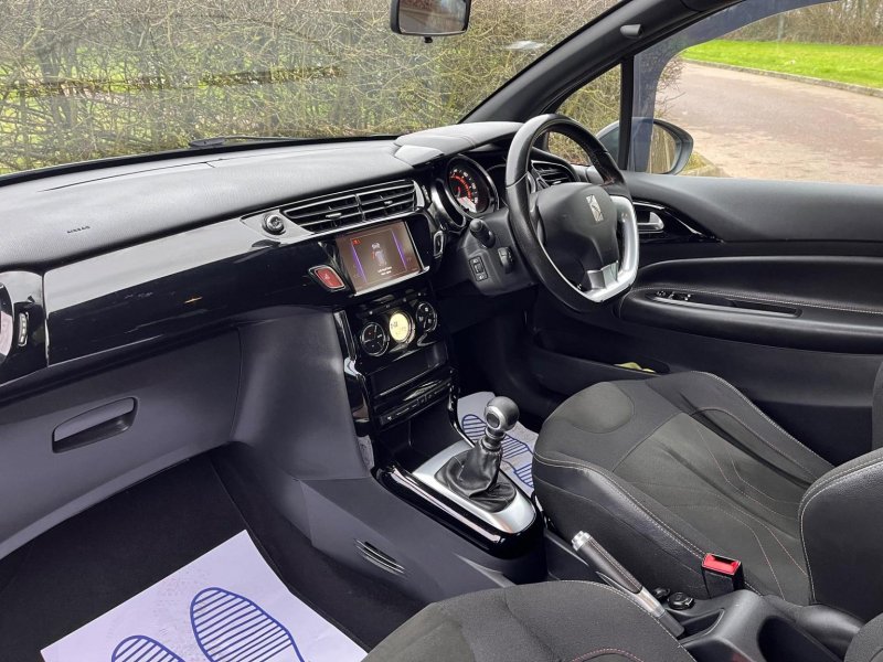 DS AUTOMOBILES DS 3