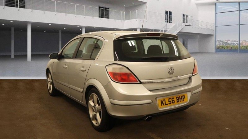 VAUXHALL ASTRA