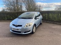 TOYOTA AURIS