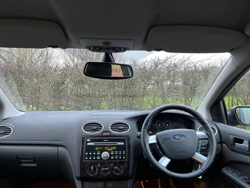 FORD FOCUS