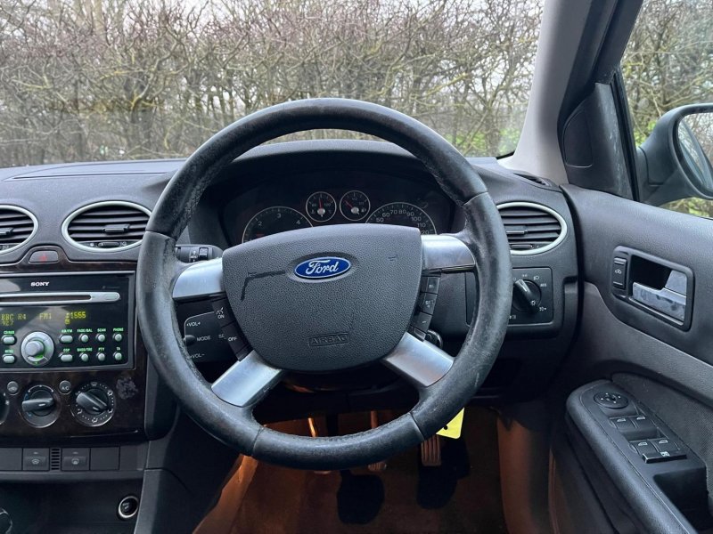 FORD FOCUS