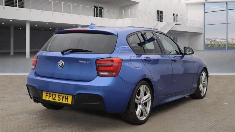 BMW 1 SERIES