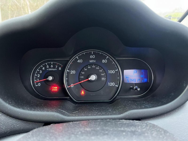 HYUNDAI I10