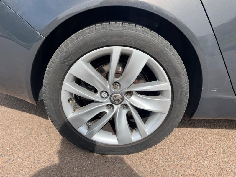 VAUXHALL INSIGNIA