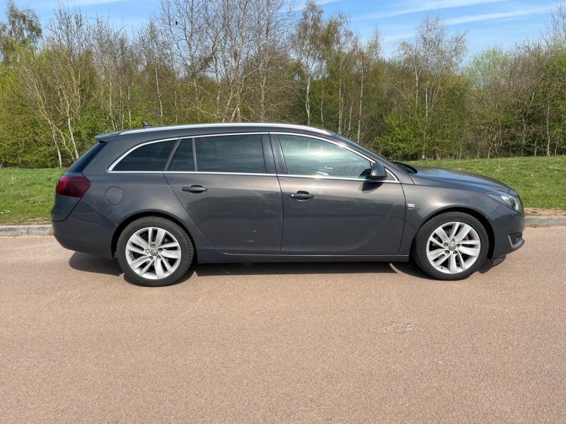 VAUXHALL INSIGNIA