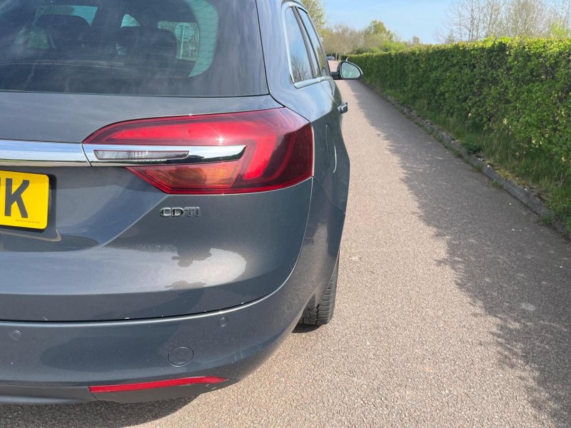 VAUXHALL INSIGNIA