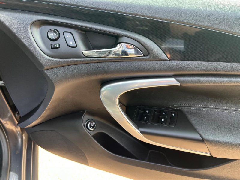 VAUXHALL INSIGNIA