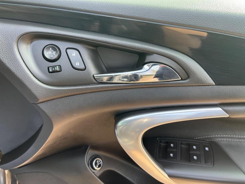 VAUXHALL INSIGNIA