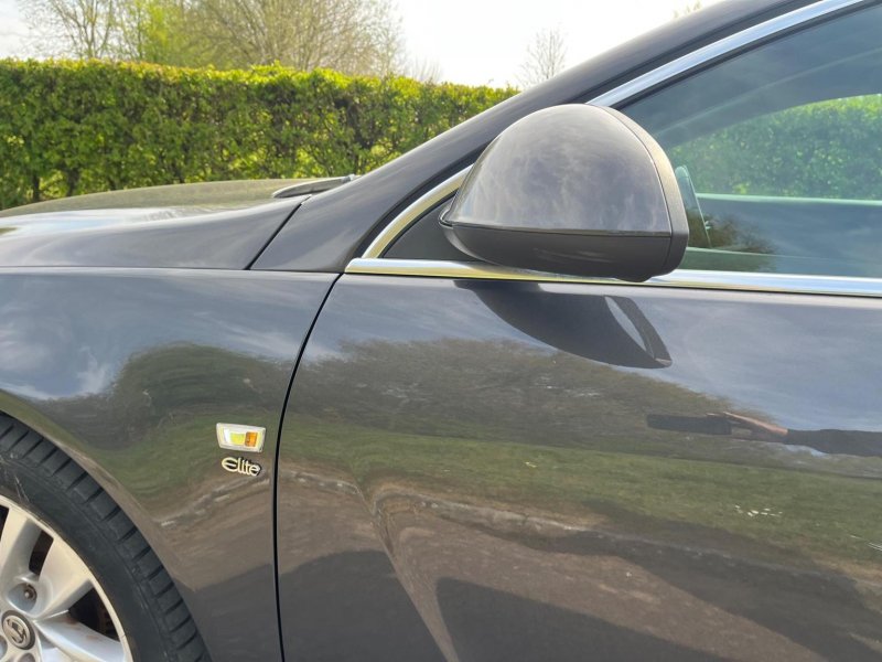 VAUXHALL INSIGNIA