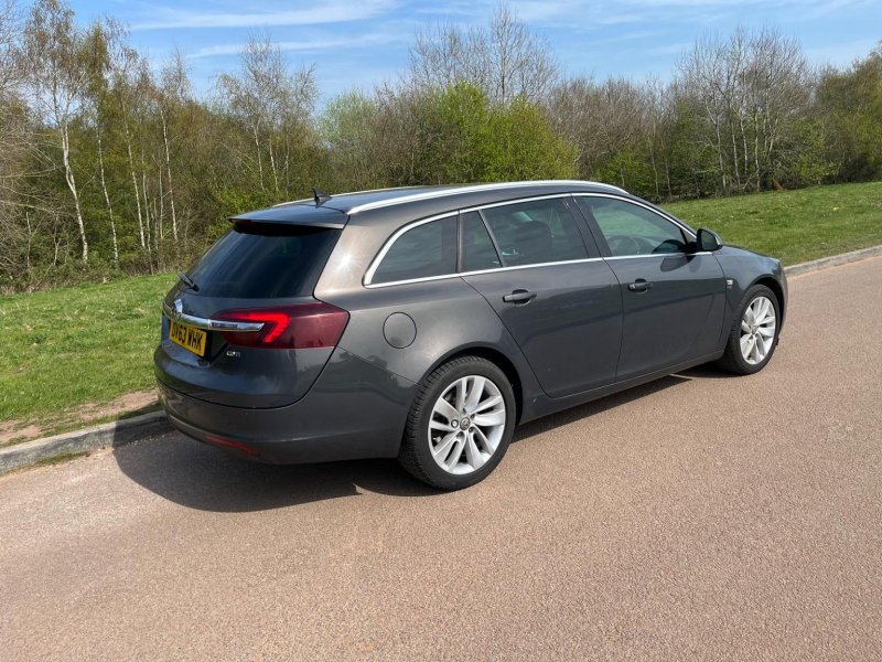VAUXHALL INSIGNIA