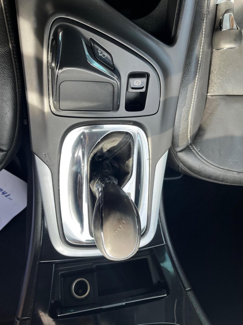 VAUXHALL INSIGNIA
