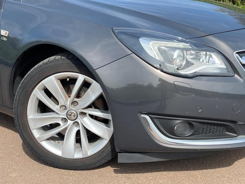 VAUXHALL INSIGNIA