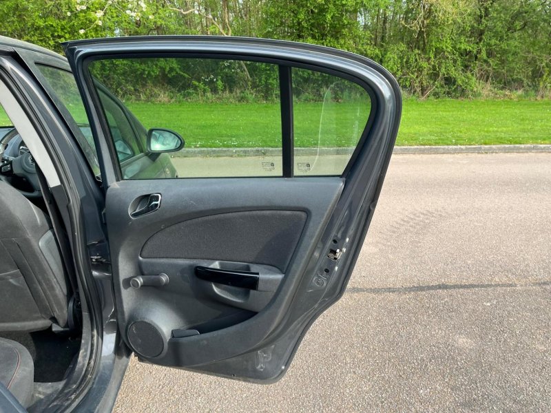 VAUXHALL CORSA