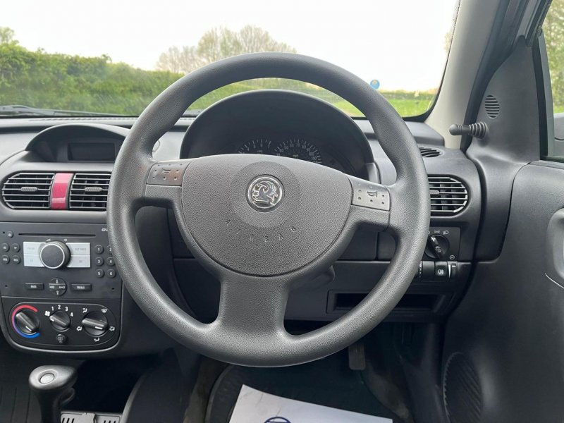 VAUXHALL CORSA