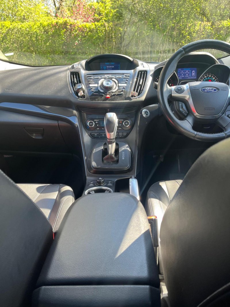 FORD KUGA