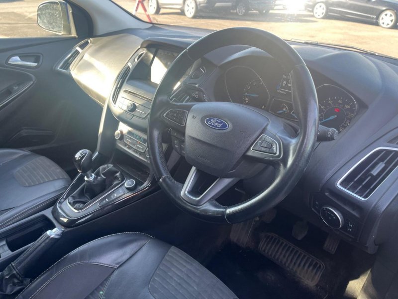 FORD FOCUS