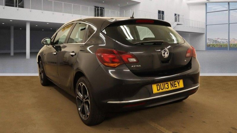 VAUXHALL ASTRA