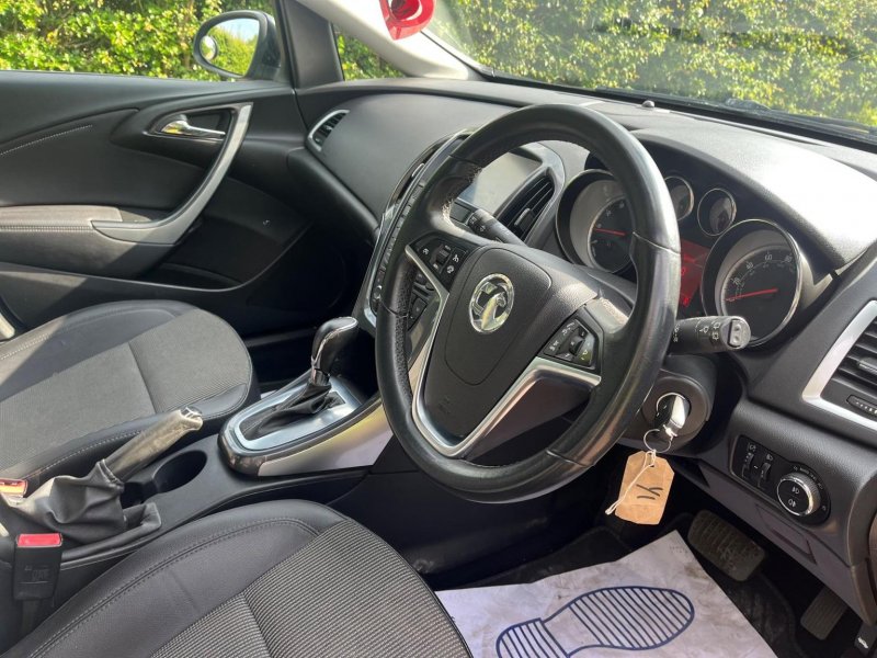 VAUXHALL ASTRA