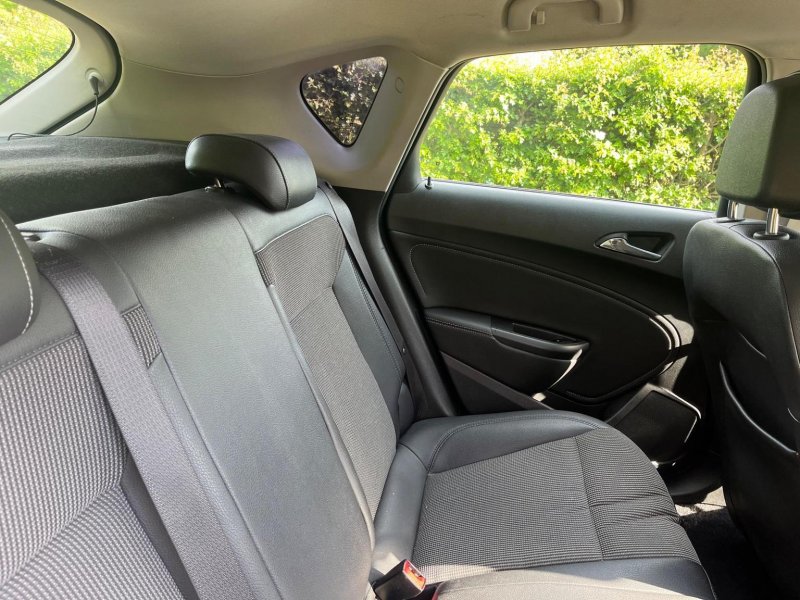 VAUXHALL ASTRA