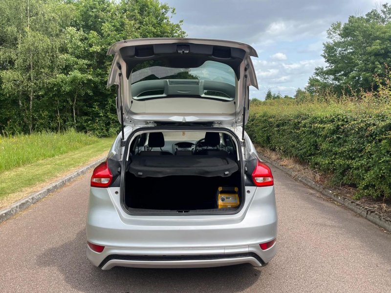 FORD FOCUS