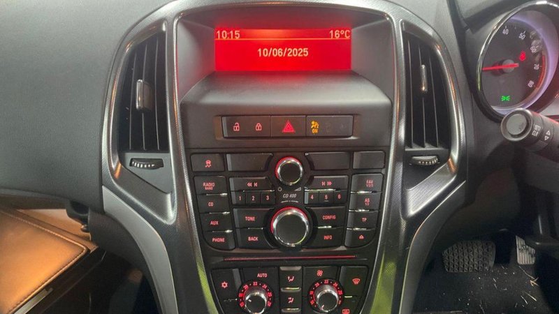 VAUXHALL ASTRA