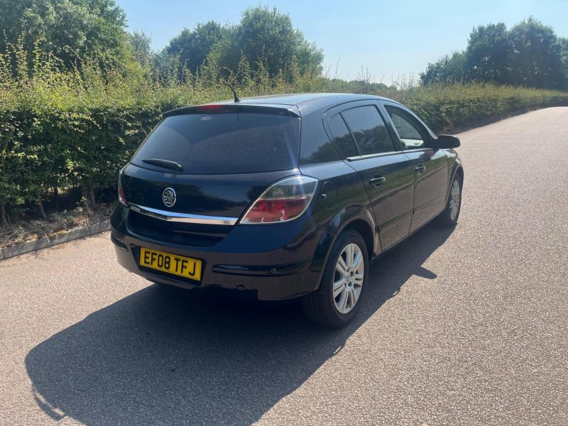 VAUXHALL ASTRA