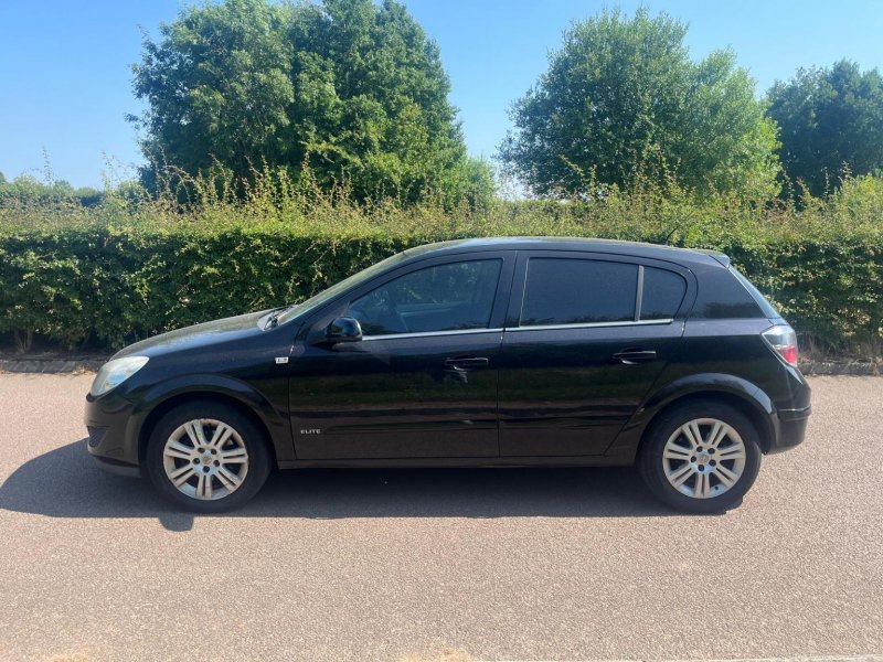 VAUXHALL ASTRA